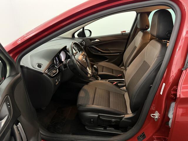 Opel ASTRA Sports Tourer 1.2 Blitz Elegance Half leder, Navi, Parkeersensoren, Stoelverwarming, Rijstrook correctie, A start stop, Cruise control