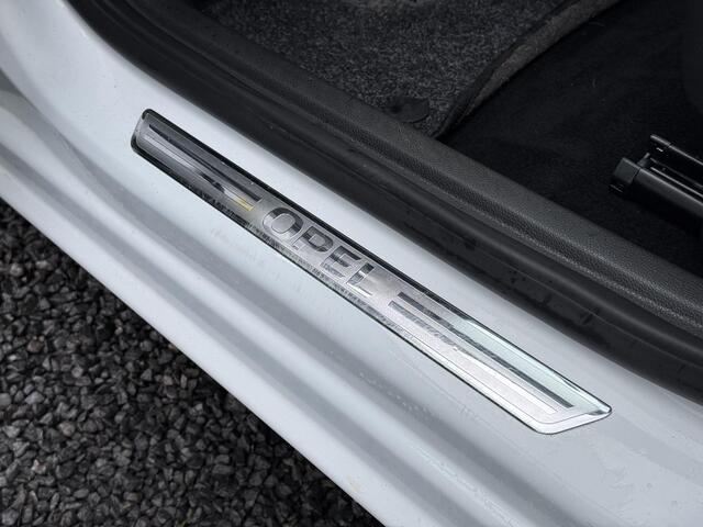 Opel ASTRA 1.0 Innovation Navi,Camera,Schuifdak,Dealer Onderhouden,Keyless,Pdc V+A,N.A.P,105pk,Rijstrooksensor,Blind Spot Detection,Lm velgen,Nieuwe Apk bij Aflevering