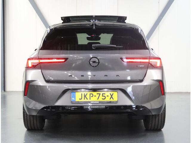 Opel ASTRA 1.2 145PK Turbo Hybrid Ultimate | 1ste eigenaar | AppleCarPlay/AndroidAuto | Schuifkanteldak | Head-Up Display | Navigatie | Adaptive Cruise Control | Keyless | AGR Stoelen | Stoel/Stuur/Voorruitverwarming | FULL LED | 360'Camera | Isofix | Privacy Glass 