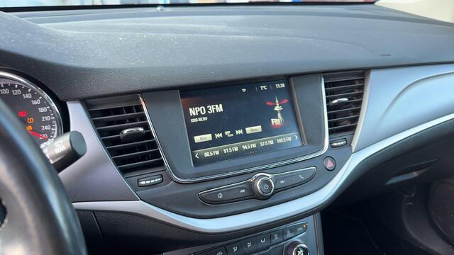 Opel ASTRA Sports Tourer 1.0 Turbo Business 105pk Trekhaak | Comfort Stoelen | Metaal lak | Climate control | Lichtmetalen velgen