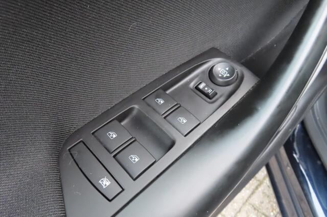 Opel ASTRA 1.4 Online Edition 150PK NAVI Park. sens. Trekh.
