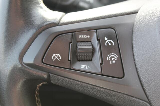 Opel ASTRA 1.0 Turbo Online Edition 5deurs , zeer nette auto Climate control , Cruise control , Navigatie , Bluetooth Parkeersensoren achter en voor