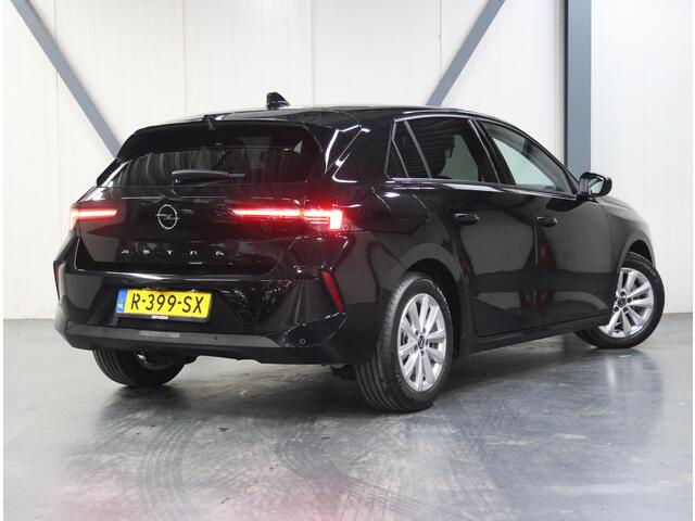 Opel ASTRA 130PK Edition | AppleCarplay/AndroidAuto | Stuur/Stoelverwarming | Camera | LED lampen | Navigatie | Climate Control | Adaptieve Cruise Control | Isofix | Privacy Glass | Parkeersensoren |