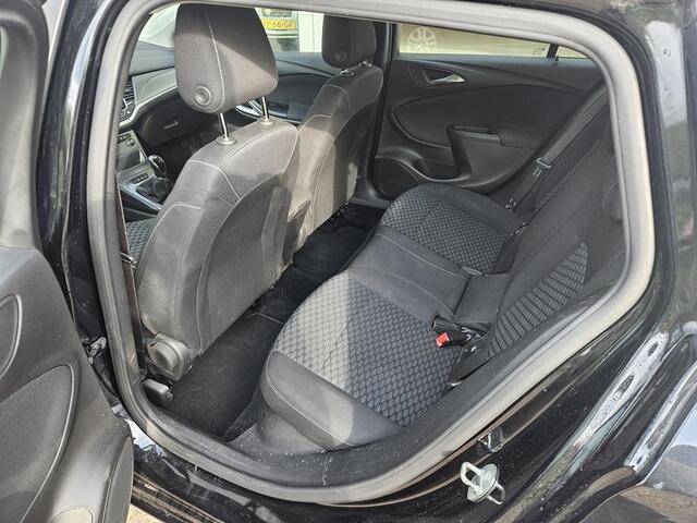 Opel ASTRA Sports Tourer 1.4 Business+