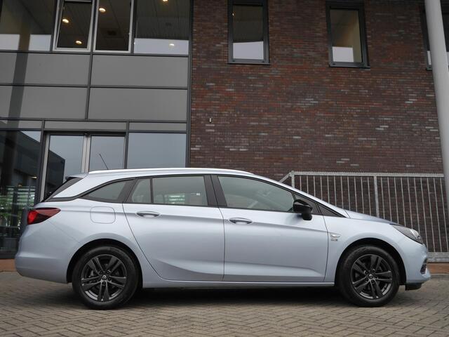 Opel ASTRA Sports Tourer 1.2 Edition 2020 | Stoel en stuurverwarming | Trekhaak | Lichtmetalen velgen | Navigatie | 130PK | Airco
