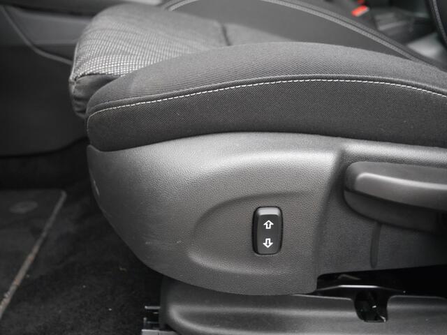 Opel ASTRA Sports Tourer 1.2 Edition 2020 | Stoel en stuurverwarming | Trekhaak | Lichtmetalen velgen | Navigatie | 130PK | Airco