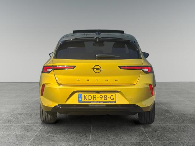 Opel ASTRA Electric Ultimate EV 58kWh 156pk | NIEUW MODEL! | SCHUIF/KANTELDAK | ALCANTARA/LEDER | NAVI | ISOFIX |