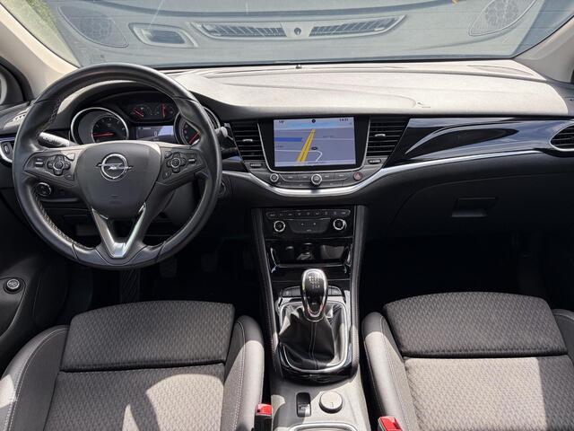 Opel ASTRA Sports Tourer 1.4 Innovation 2e Eigenaar,Navi,Camera,Trekhaak,150pk,Keyless,N.A.P,6 Bak,Pdc V+A,Halfleder,Clima,Cruise,Dodehoek,Lm velgen,Apk tot 03-2027
