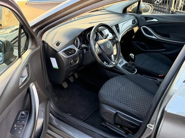 Opel ASTRA 1.2 Edition 5-DEURS, 6-BAK, AIRCO, CRUISE CONTROL, ACHTERUITRIJCAMERA, PARKEERSENSOREN V+A, GROOT NAVIGATIE-BLUETOOTH-MULTIMEDIA, 4X ELEK-RAMEN, ISOFIX, AIRBAGS, CENT-VERGRENDELING, TREKHAAK, LED, LM-VELGEN