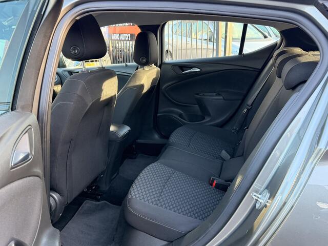 Opel ASTRA 1.2 Edition 5-DEURS, 6-BAK, AIRCO, CRUISE CONTROL, ACHTERUITRIJCAMERA, PARKEERSENSOREN V+A, GROOT NAVIGATIE-BLUETOOTH-MULTIMEDIA, 4X ELEK-RAMEN, ISOFIX, AIRBAGS, CENT-VERGRENDELING, TREKHAAK, LED, LM-VELGEN