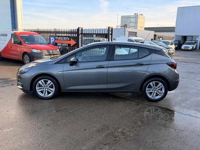 Opel ASTRA 1.2 Edition 5-DEURS, 6-BAK, AIRCO, CRUISE CONTROL, ACHTERUITRIJCAMERA, PARKEERSENSOREN V+A, GROOT NAVIGATIE-BLUETOOTH-MULTIMEDIA, 4X ELEK-RAMEN, ISOFIX, AIRBAGS, CENT-VERGRENDELING, TREKHAAK, LED, LM-VELGEN