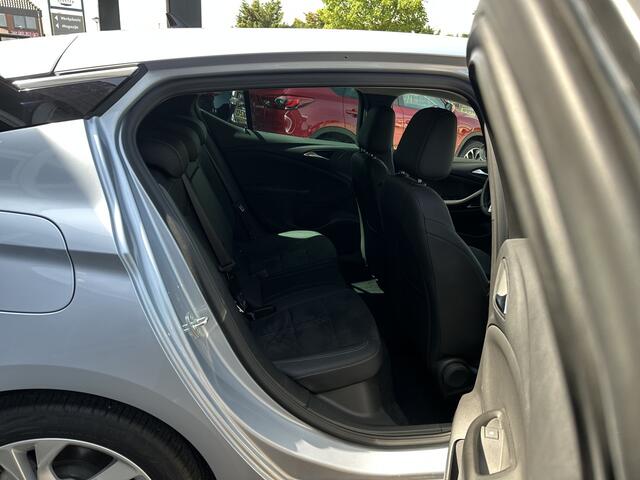 Opel ASTRA 1.2 Elegance 131PK LED Matrix/AGR/Alcantara/Apple Carplay