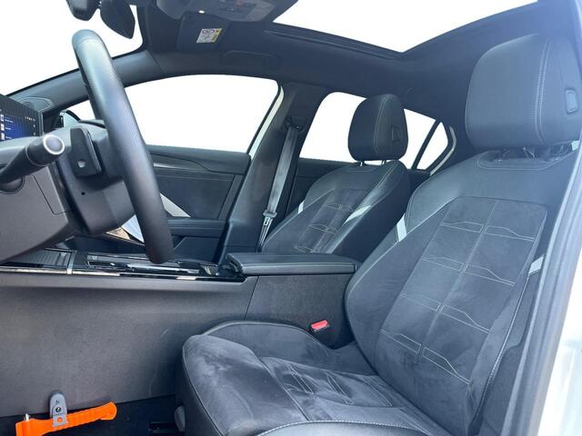 Opel ASTRA Ultimate 1.2 Turbo 130pk EAT8 | IRMSCHER | SCHUIF/KANTELDAK | MATRIX LED | ALCANTARA/LEDER | NAVI | APPLE CARPLAY / ANDROID AUTO | TREKHAAK | ISOFIX | KEYLESS |