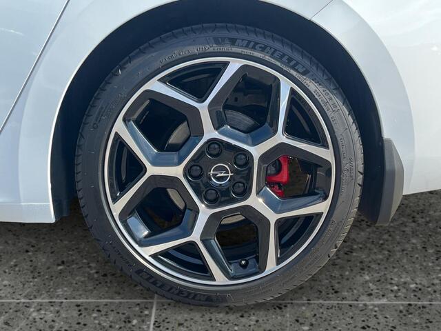 Opel ASTRA Ultimate 1.2 Turbo 130pk EAT8 | IRMSCHER | SCHUIF/KANTELDAK | MATRIX LED | ALCANTARA/LEDER | NAVI | APPLE CARPLAY / ANDROID AUTO | TREKHAAK | ISOFIX | KEYLESS |