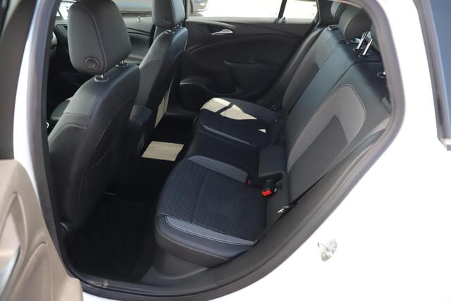 Opel ASTRA Sports Tourer 1.2 Business Elegance 110PK Sportstoelen Navigatie Achteruitrijcamera Clima Cruise Carplay Android PDC
