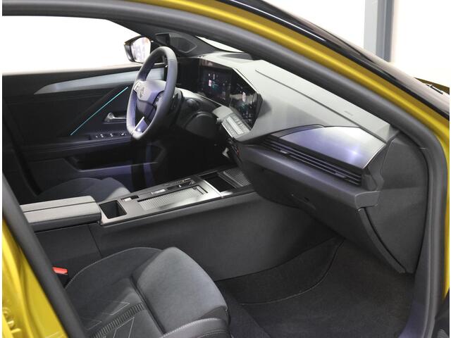 Opel ASTRA Electric 58 kWh 156PK Ultimate | 1ste eigenaar | AppleCarPlay/AndroidAuto | Schuifkanteldak | Head-Up Display | Navigatie | Adaptive Cruise Control | Keyless | AGR Stoelen | Stoel/Stuur/Voorruitverwarming | FULL LED | 360'Camera | Isofix | Privacy Glass |