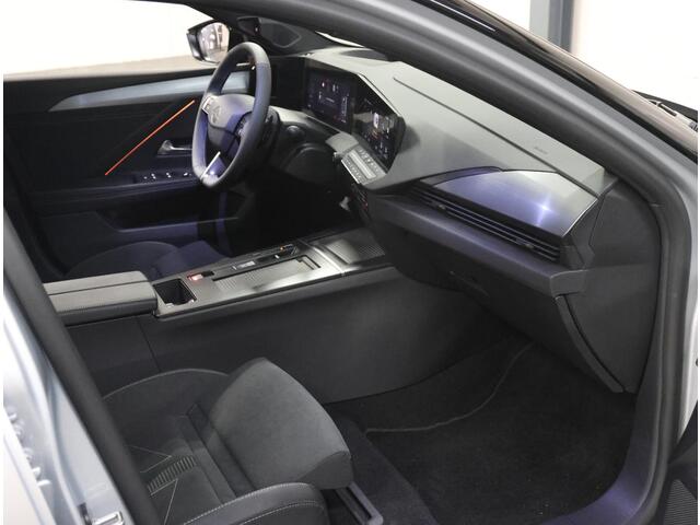 Opel ASTRA Electric 58 kWh 156PK Ultimate | 1ste eigenaar | AppleCarPlay/AndroidAuto | Schuifkanteldak | Head-Up Display | Navigatie | Adaptive Cruise Control | Keyless | AGR Stoelen | Stoel/Stuur/Voorruitverwarming | FULL LED | Camera | Isofix | Privacy Glass |