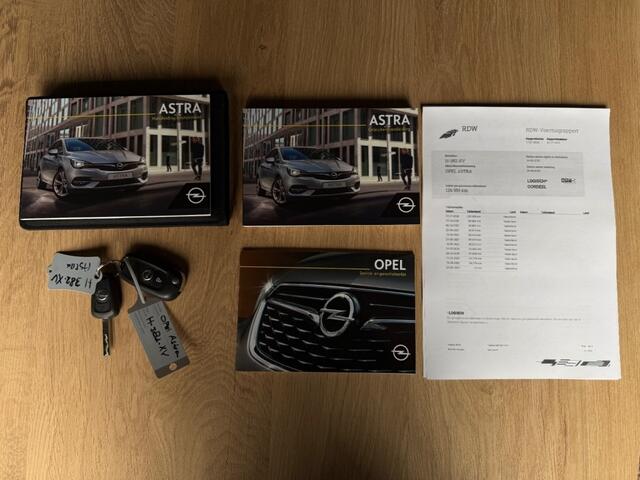 Opel ASTRA 1.2 Business Edition - NL Auto Cruise Airco Navi Bluetooth