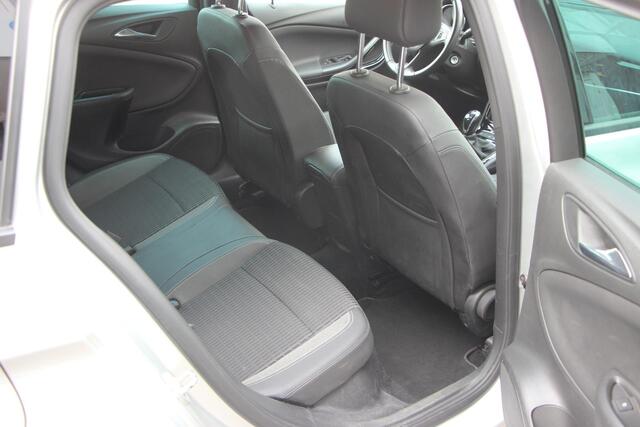 Opel ASTRA Sports Tourer 1.2 Design & Tech