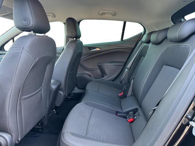 Opel ASTRA Innovation+ 1.0 Turbo 105pk | AGR-STOELEN | MATRIX LED | CAMERA | NAVI | APPLE CARPLAY & ANDROID AUTO | CLIMA | ISOFIX | KEYLESS |