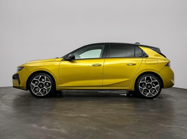 Opel ASTRA 1.6 Turbo Plug In Hybrid Ultimate NEW ASTRA | DEMONSTRATIEMODEL | Panodak | Suede Bekleding | Camera | Stoel & Stuurverwarming | PDC | LMV | Tot 8 Jaar Speciale Garantie!