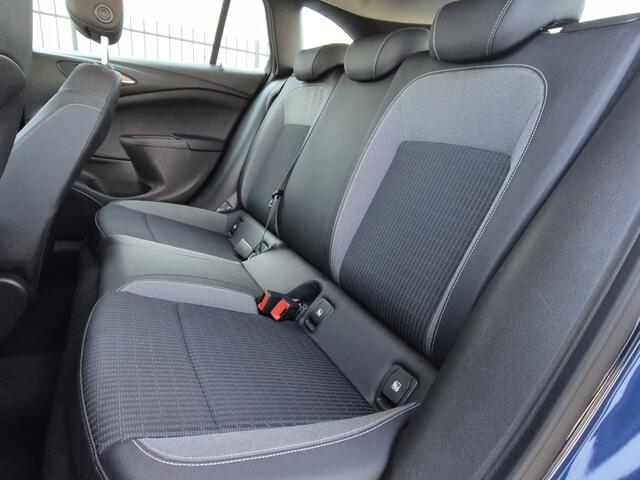 Opel ASTRA Sports Tourer 1.2 Business Elegance Dealer onderhouden!