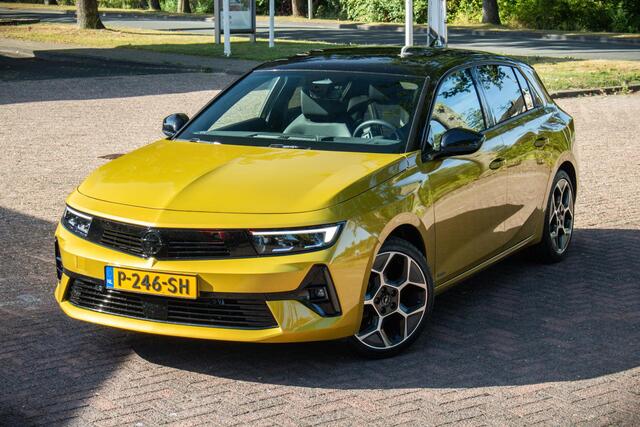 Opel ASTRA 1.2 Turbo 130 PK Ultimate Automaat | Camera | AGR Stoelen | Dodehoek Detectie | Adaptieve Cruise Control | 24DKM! | Rijklaar