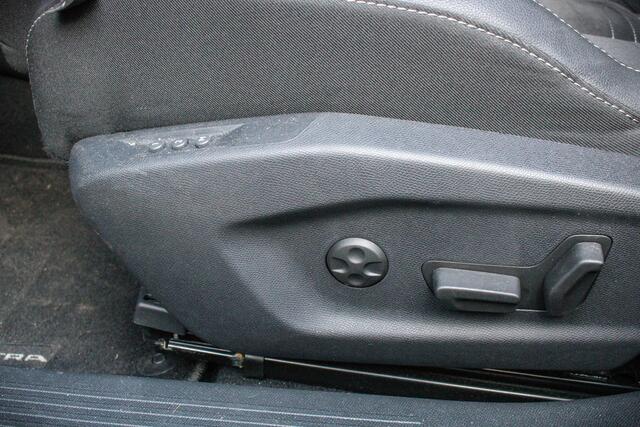 Opel ASTRA 1.2 Turbo 130 PK Ultimate Automaat | Camera | AGR Stoelen | Dodehoek Detectie | Adaptieve Cruise Control | 24DKM! | Rijklaar