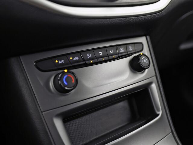 Opel ASTRA Sports Tourer 1.0 Turbo 120 Jaar Edition (APPLE CARPLAY, NAVIGATIE, LM VELGEN, PARKEERSENSOREN, SPORTSTOELEN, CRUISE, NIEUWE APK, NIEUWSTAAT)