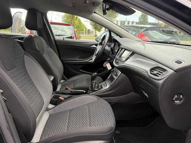 Opel ASTRA Sports Tourer 1.2 Edition ?2e Eigenaar?Trekhaak?131pk?Navi?Airco?Cruise?Pdc V+A?Lm velgen?Dealer Onderhouden?Comfortstoelen?N.A.P?Apk tot 07-2028