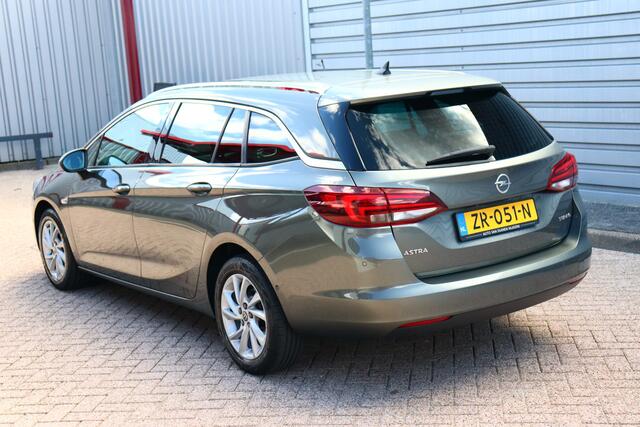 Opel ASTRA Sports Tourer 1.4 Turbo Innovation O.a: PDC, Camera, DAB, Clima, Navi, Cruise, Carplay, Etc. All-in prijs!