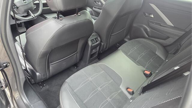 Opel ASTRA Sports Tourer 1.2T 130 GS | LED | Elec. Panoramadak | CarPlay |