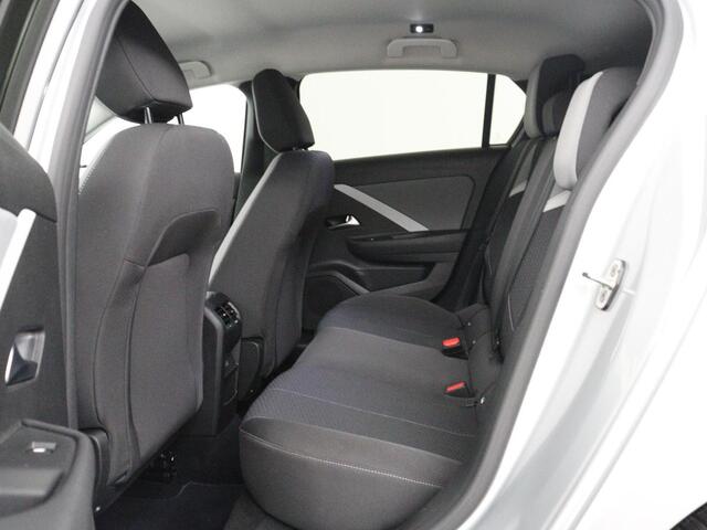Opel ASTRA 1.2 Business Edition | Stuur/stoel verwarming | Carplay | Camera | Park assist | Adaptive cruise | Navigatie | Virtueel dashboard