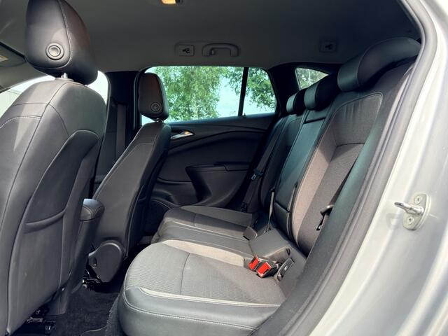 Opel ASTRA Sports Tourer 1.2 - airco - nap! - navi - cruise - camera