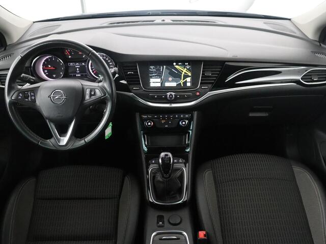 Opel ASTRA Sports Tourer 1.2 Design & Tech | Cruise control | Camera | Park assist | Trekhaak | Dodehoek detectie | Navigatie | Carplay | Climate control | 16" velgen