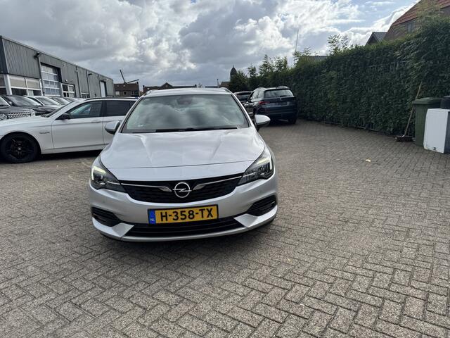 Opel ASTRA Sports Tourer 1.5 CDTI Edition | Clima | Navi | Trekhaak | 18 inch lmv | Camera | Privacy glas |