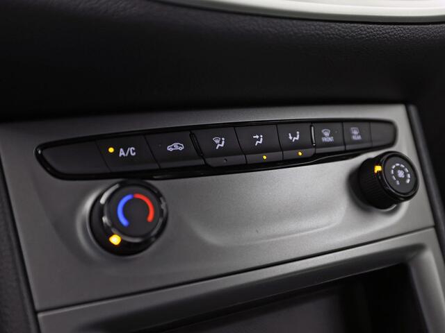 Opel ASTRA Sports Tourer 1.2 Sport (APPLE CARPLAY, NAVIGATIE, CRUISE, TREKHAAK, SPORTSTOELEN, PARKEERSENSOREN, NIEUWSTAAT)