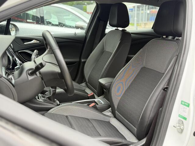 Opel ASTRA 1.2 Elegance - Navigatie - Climate Control - Apple Carplay/Android Auto - Trekhaak