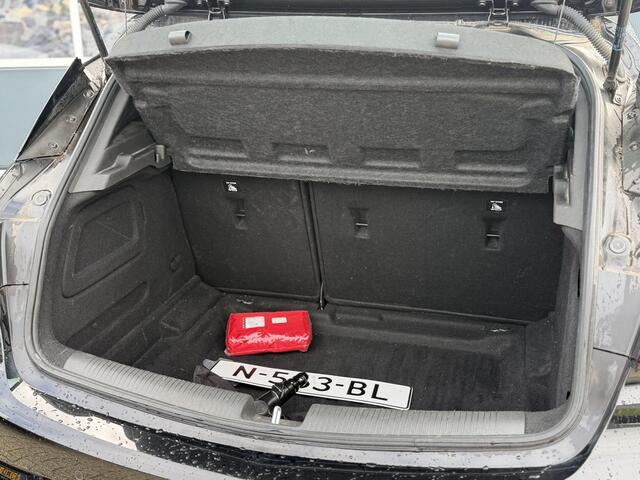 Opel ASTRA 1.2 Design & Tech - Navigatie - Stoelverwarming - Climate Control