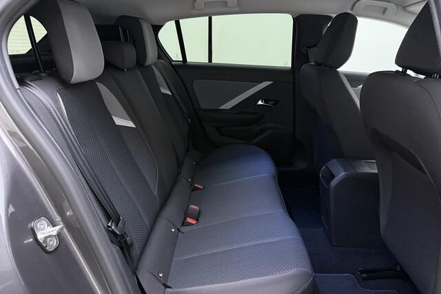 Opel ASTRA 1.2 Level 2 | Navigatie | Camera | Climate control | Extra getint glas | Lichtmetalen velgen | Parkeersensoren