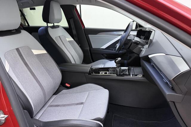 Opel ASTRA 1.2 Business Elegance 130pk | Navigatie | Climate Control | Stoel-Stuur-Voorruitverwarming | LED Verlichting | Camera | AGR Comfortstoel | Apple Carplay - Android Auto