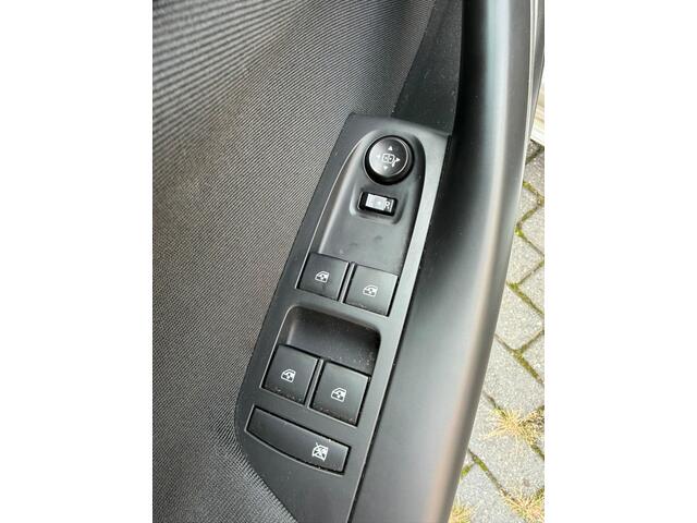 Opel ASTRA 1.2 Edition Goed onderhouden