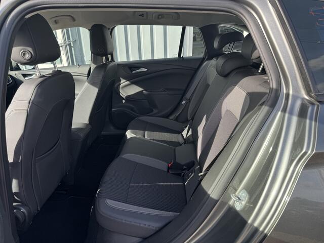 Opel ASTRA Sports Tourer 1.2 Business Elegance – foto 7