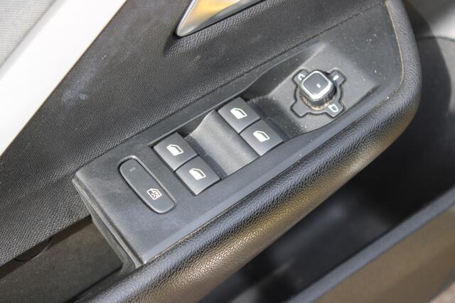 Opel ASTRA 1.6 Hybrid Business Edition – foto 6