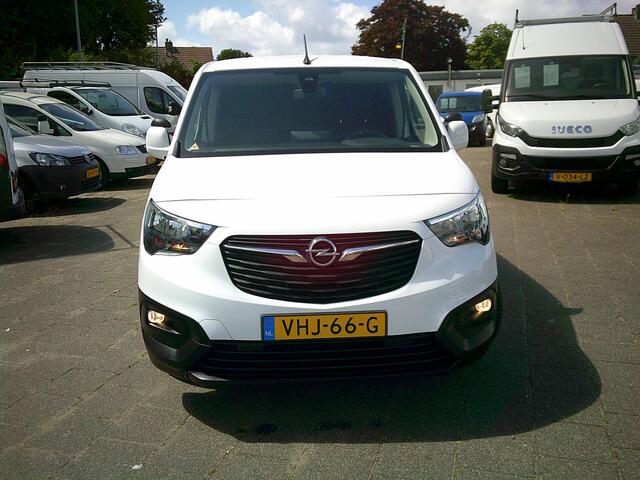 Opel COMBO 1.5D L1H1 Edition VOORZIEN VAN 8 TRAPS AUTOMAAT !!!!