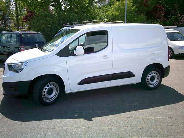 Opel COMBO 1.5D L1H1 Edition VOORZIEN VAN 8 TRAPS AUTOMAAT !!!!