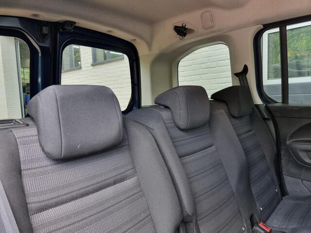 Opel COMBO Life 1.2 Turbo L1H1 Edition 130pk. Aut. NAVI / CRUISE / PDC / STOELVERWARMING