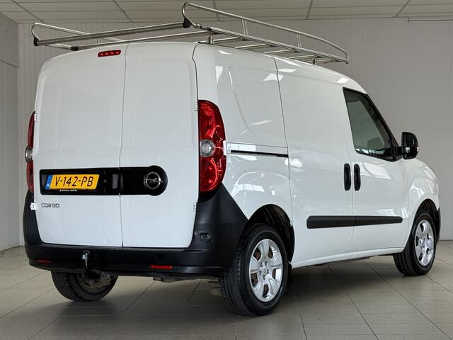 Opel COMBO 1.3 CDTi L1H1 Edition/ 43.000 KM!/ Imperiaal/ Zij-Schuifdeur rechts/ Trekhaak/ Airco/ C.V. Afstand/ Elek. ramen/ Radio-CD AUX & USB/ Armsteun/ Getint glas.