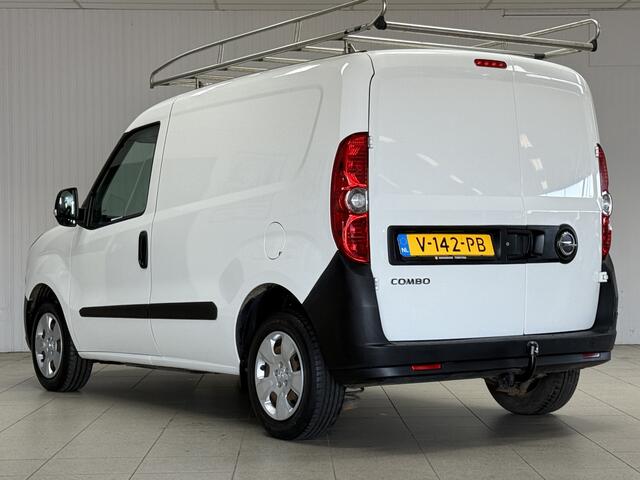 Opel COMBO 1.3 CDTi L1H1 Edition/ 43.000 KM!/ Imperiaal/ Zij-Schuifdeur rechts/ Trekhaak/ Airco/ C.V. Afstand/ Elek. ramen/ Radio-CD AUX & USB/ Armsteun/ Getint glas.