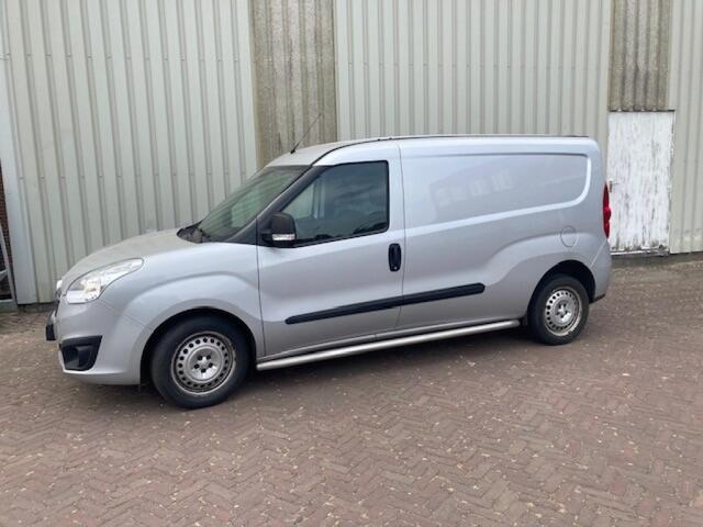 Opel COMBO 1.6 Cdti 105 Pk L2 H1 EURO 6 Airco PDC Sidebars Cruise Control Trekhaak